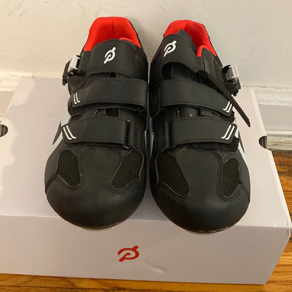 size 43 Peloton Cycling shoes with clips